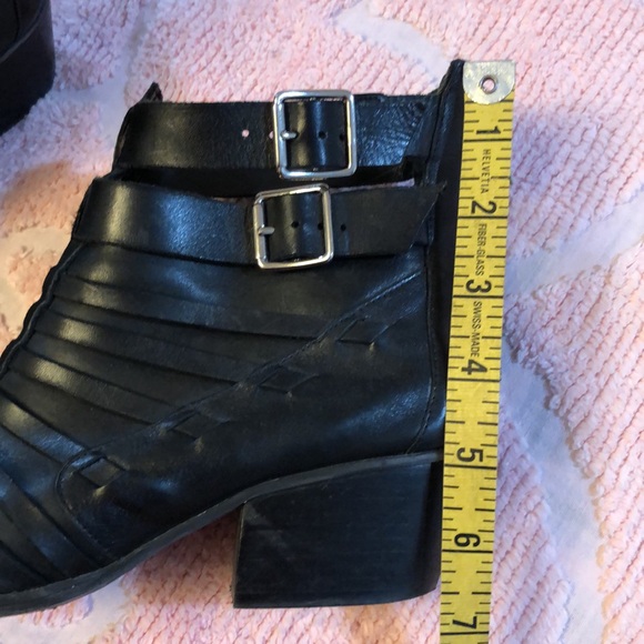 39/8 Schutz Black Leather Goth Witchy Buckle Strappy Boots Booties Magic Coven - Picture 13 of 14